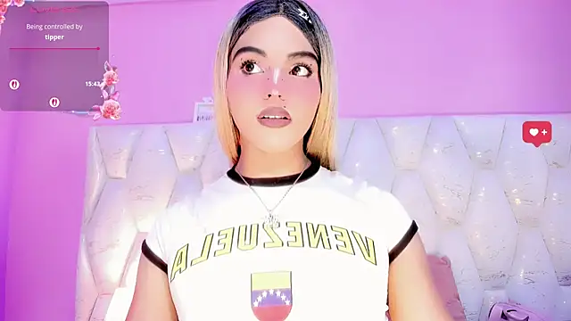 DaleskaSanchez live