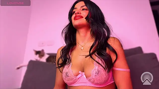 EmilyLuxx live
