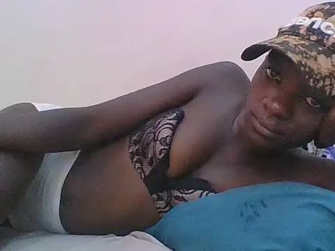 ebonypetite2 live