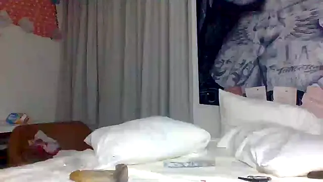 Dicksee_Left live