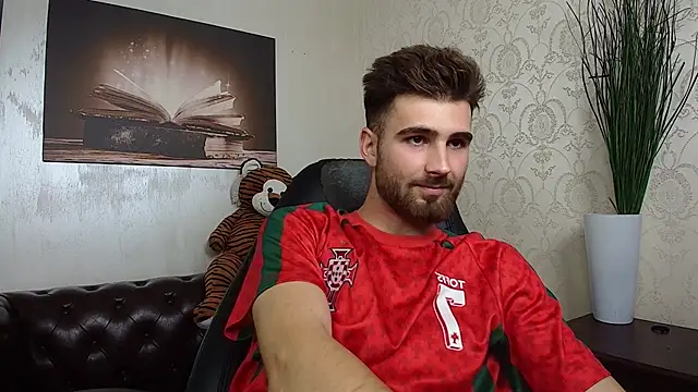 KyloEast live