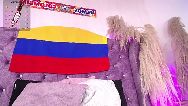Amara_Davis1 live