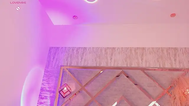 Hannah-Prada live