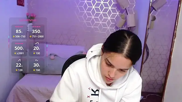 Victoria_Pivet live