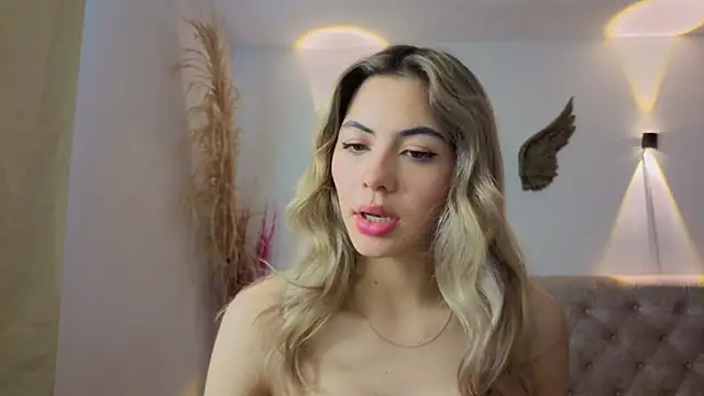 Nathaly-sky live