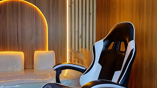 Hani_amber_tx live
