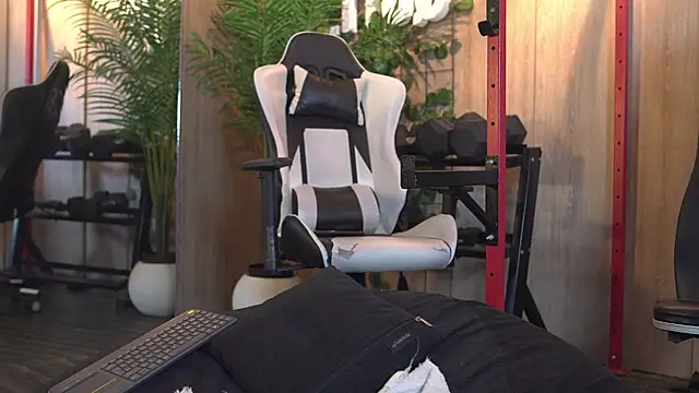 kelly_thomson live