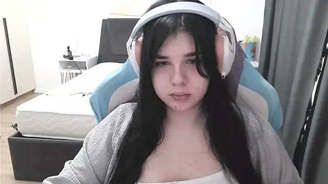 LunarMia live