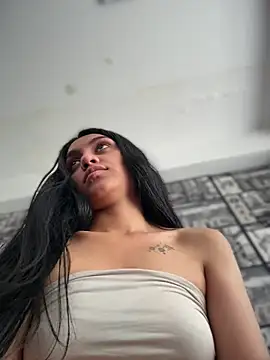 Nicolle_Quiintero live