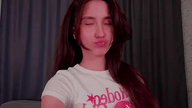 DelphineDowst live
