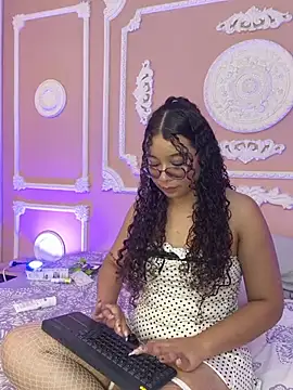 Nahomi_Soft live
