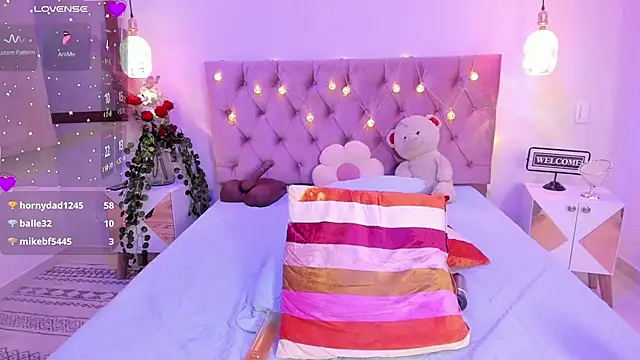 SofiaBloomm live