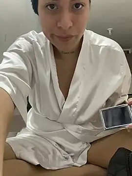 Holly_velvett live