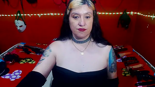 MATURE_Randy live