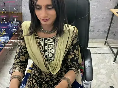 LuvLayla live