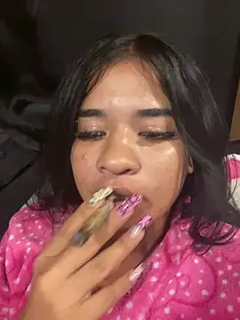 leomie_bankss_scarlet live