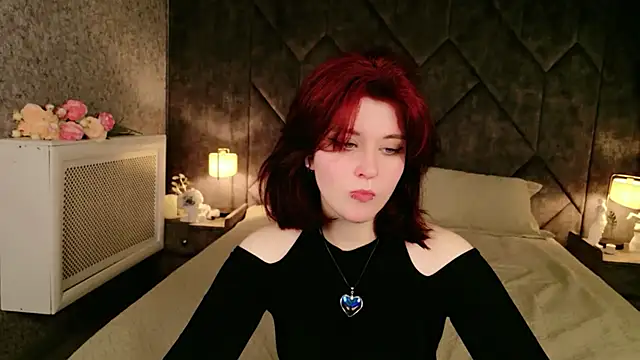 Milana_Bold live