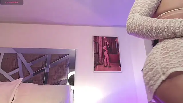 Meghann_sweet1993 live