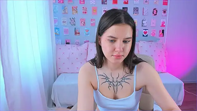 Alexis_March live