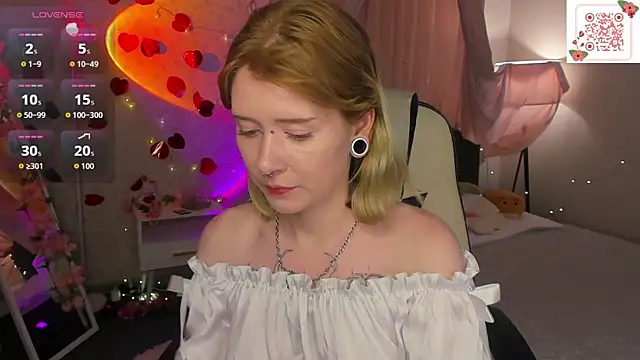 Elira_Vane live