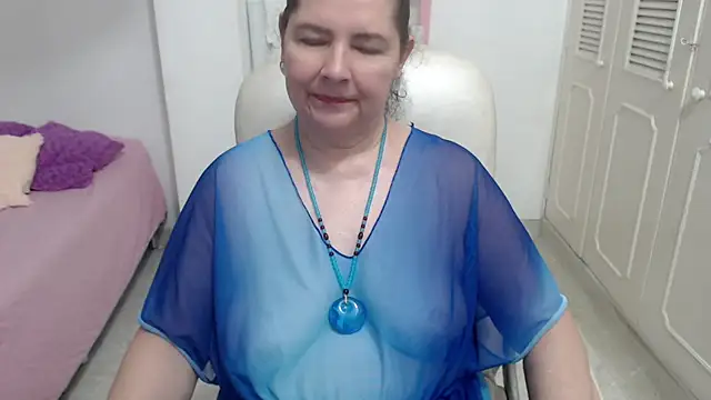 leonela_69 live