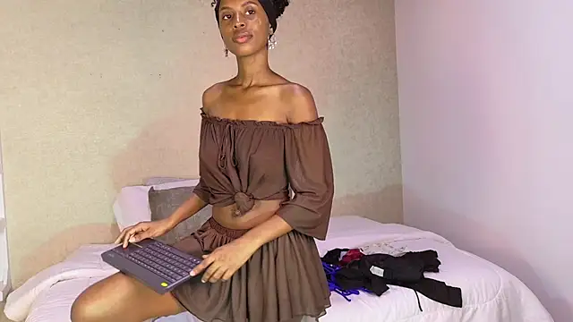 KarolinaReales_Pv live