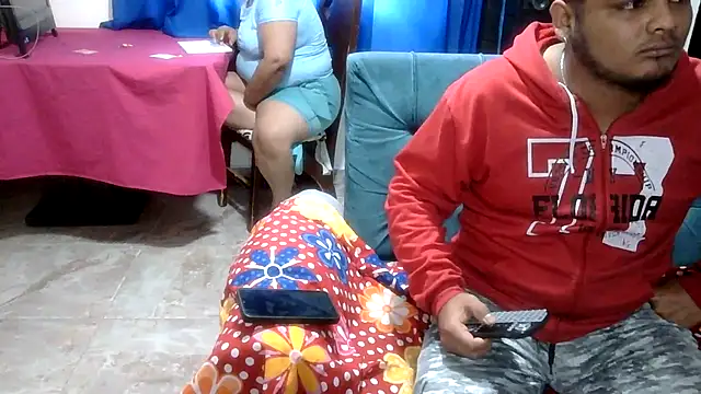 Boycuriousxxx live