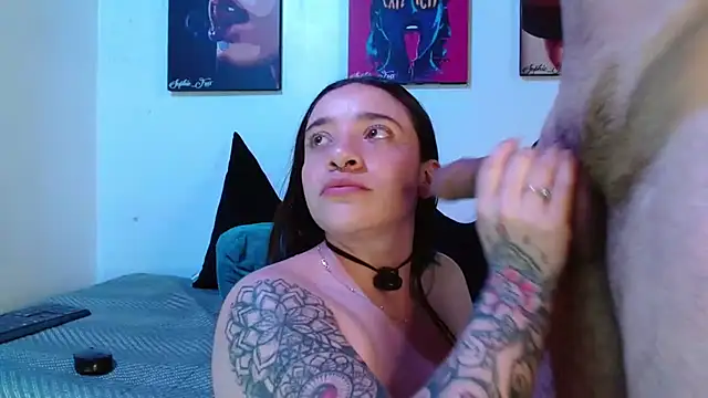 SophieFoxx17 live