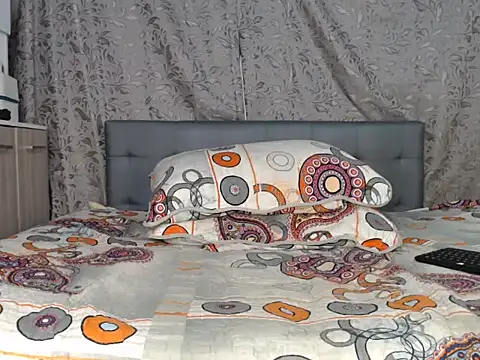 Soe_Lara live