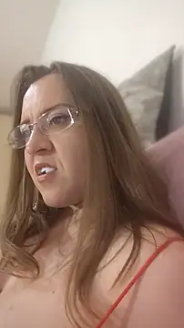 AriaEaston live
