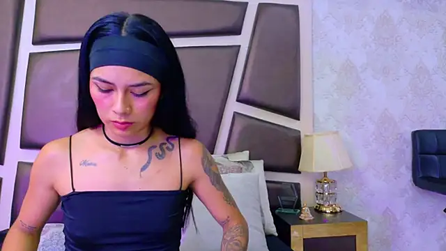 NicoleEsposito live