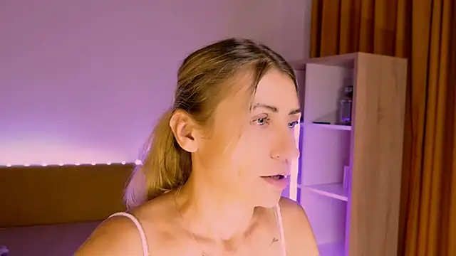 ZoeGrant live