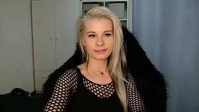 KristineGlow live