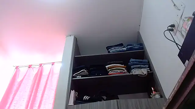 nicolle_milf1978 live