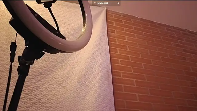 Miabennett__ live