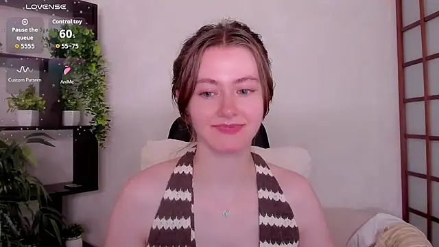 KateCuddle live