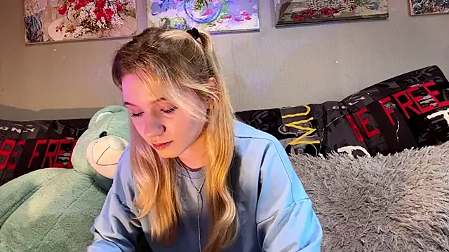 EarlineStrojnys live