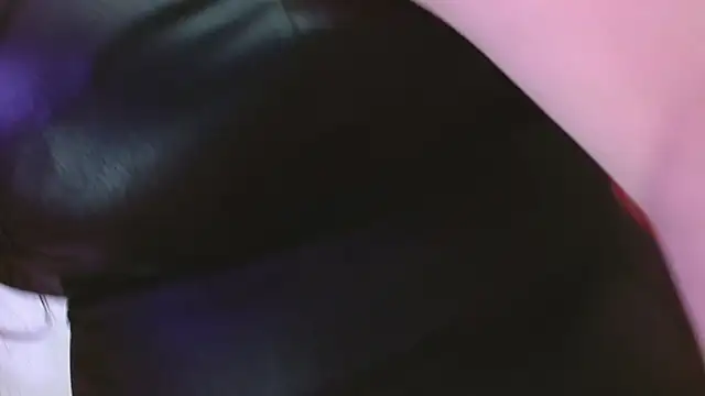 Amelie_Rousell live