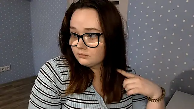Bella_herecute live