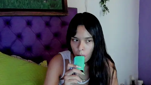 Cloeandtyfanny live