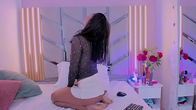 EmilyCruz- profile